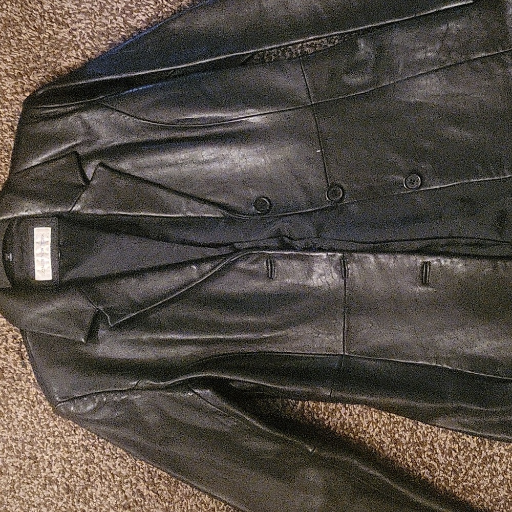 Leather jacket - Picture 2 of 4